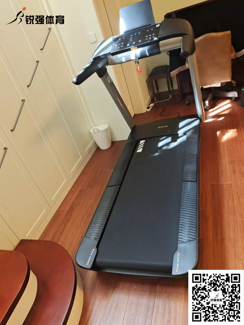 VSPORTS体育官网体育济南省体旗舰店客户-跑步机T6700-T3